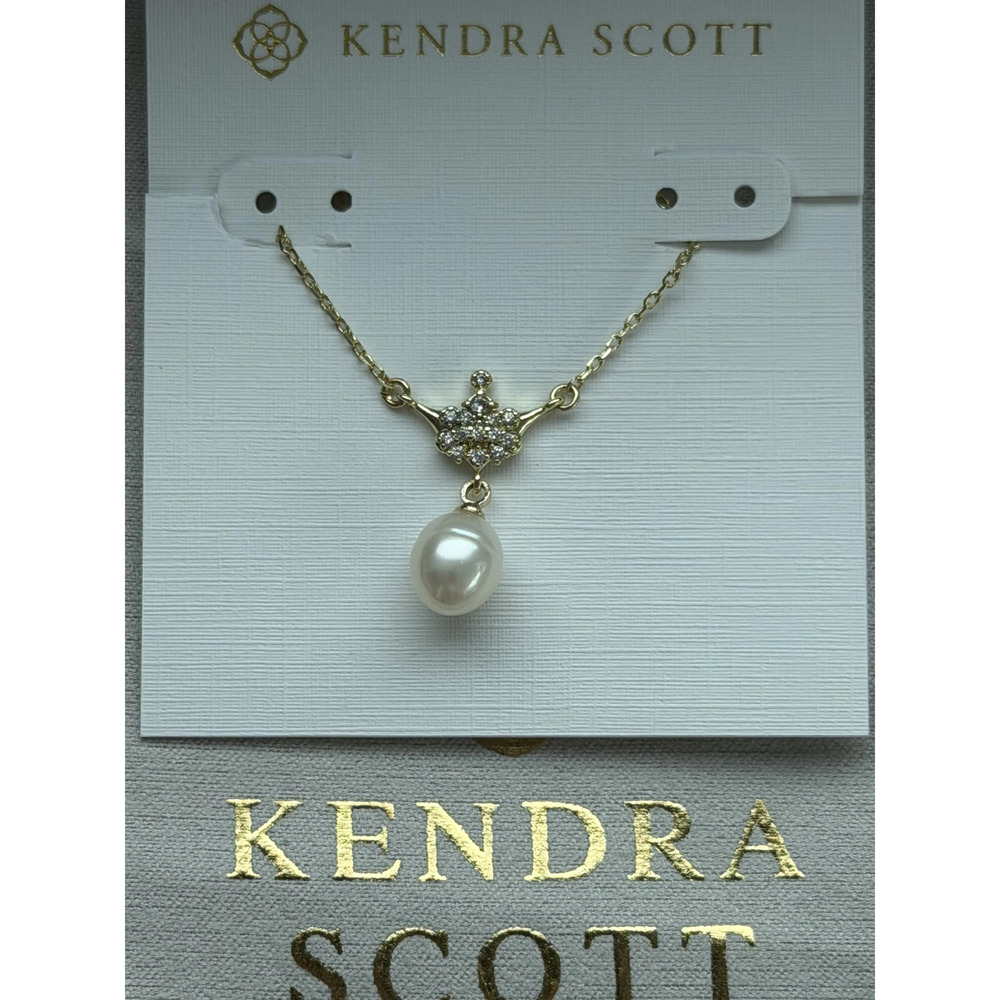 Kendra Scot White Pearl Pendant Necklace